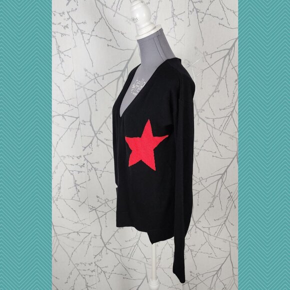 Pam & Gela Merino Wool Cashmere Blend Stars Print V-Neck Intarsia Sweater - Picture 2 of 4